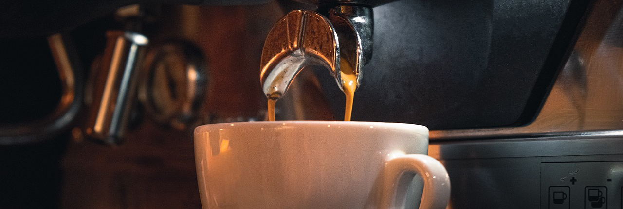 Espressomaskiner – För Horeca & hemmet Espressomaskiner för både hemmabaristan och professionella miljöer