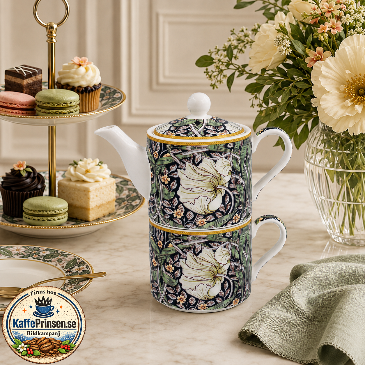 Pimpernel Midnight tea for one-set i porslin från William Morris med staplad tekanna och mugg