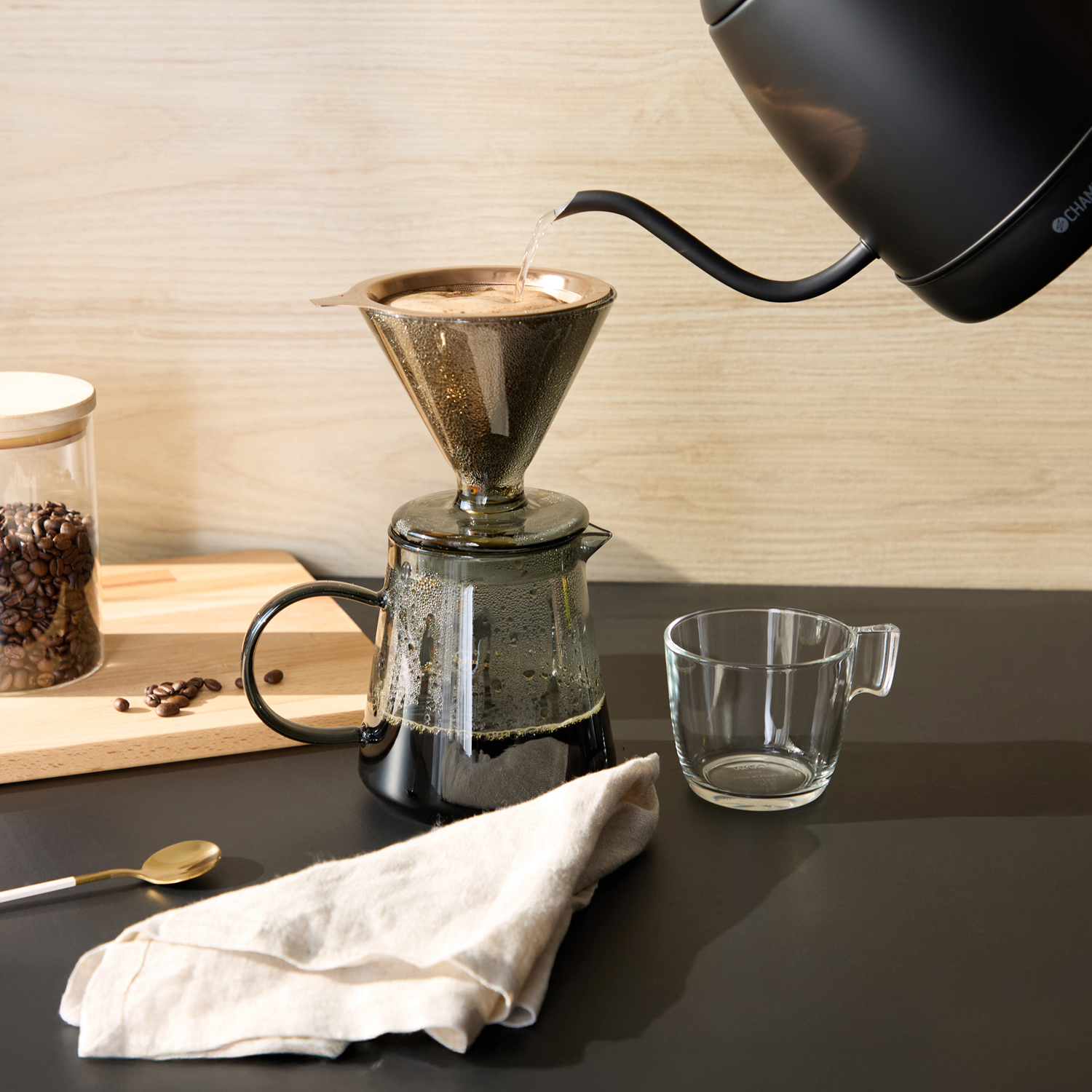 Champion VK700 – Pour over-vattenkokare 1 L – Mattsvart - Bild 6